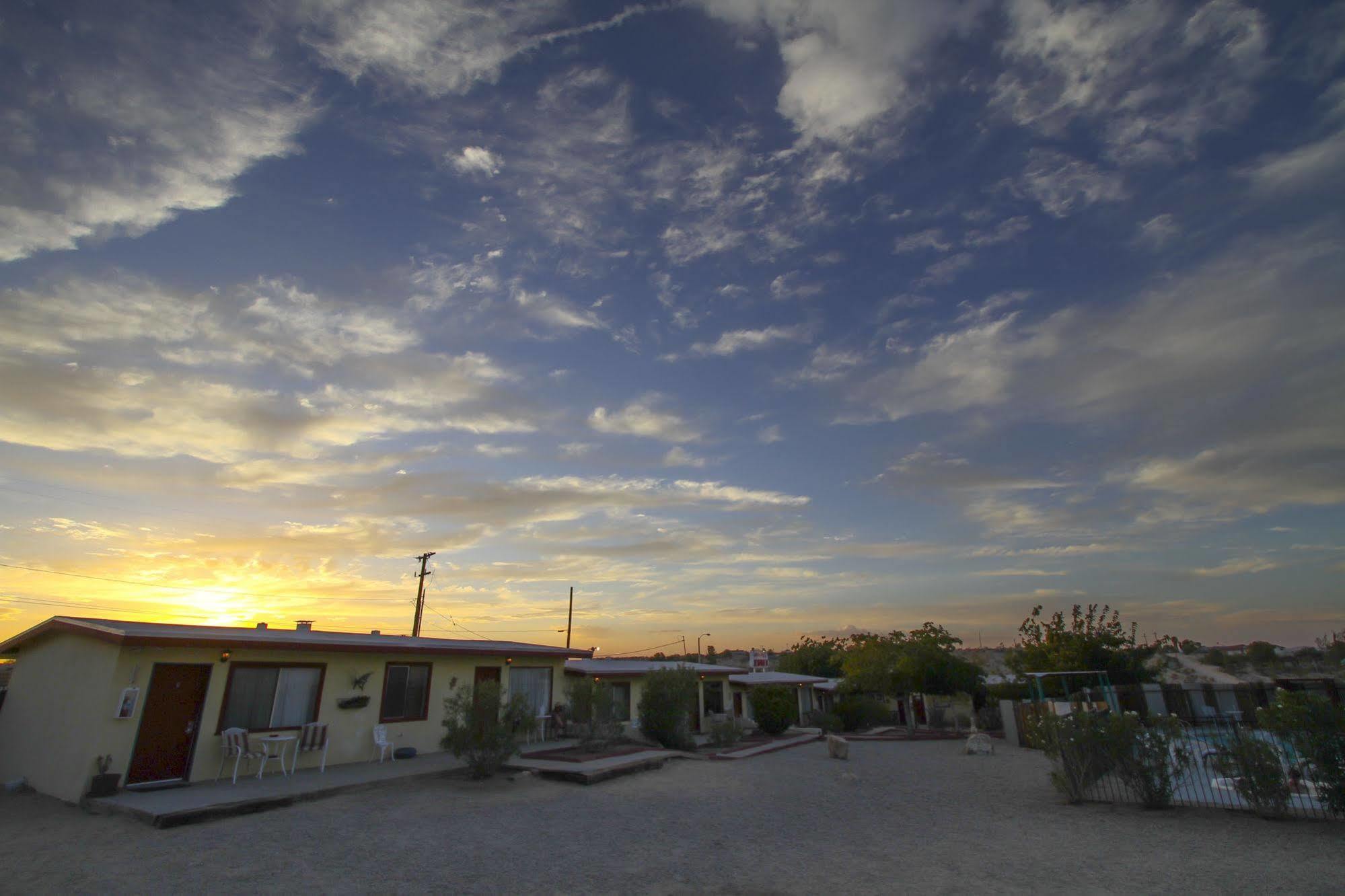 Harmony Motel Twentynine Palms Extérieur photo